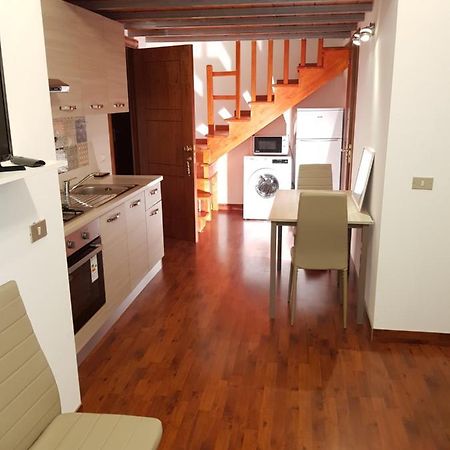 Modern Apt Reventino - Le Lincelle, Lamezia 산테우페미아 라메지아 외부 사진