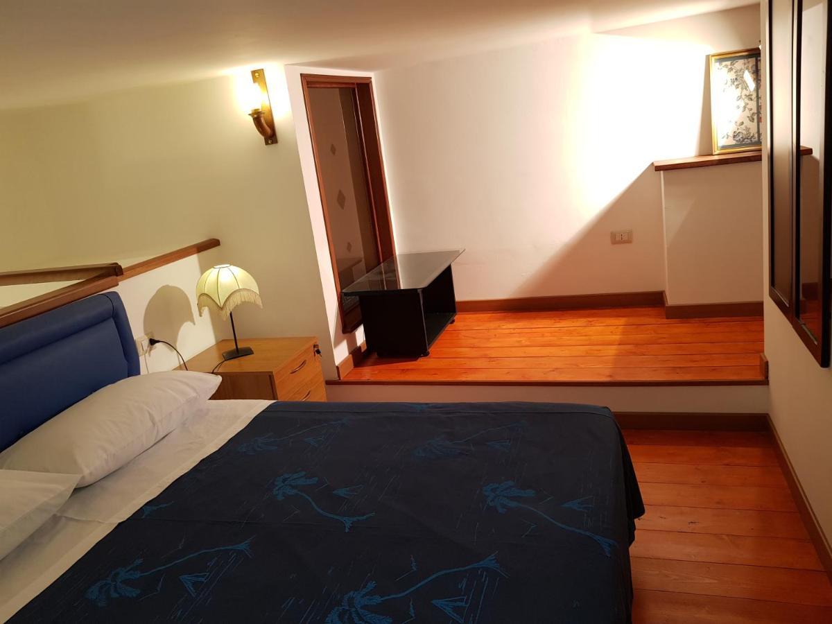 Modern Apt Reventino - Le Lincelle, Lamezia 산테우페미아 라메지아 외부 사진