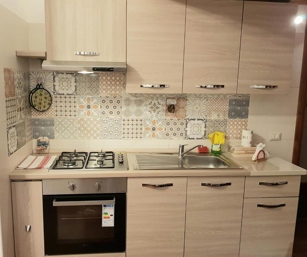 Modern Apt Reventino - Le Lincelle, Lamezia 산테우페미아 라메지아 외부 사진