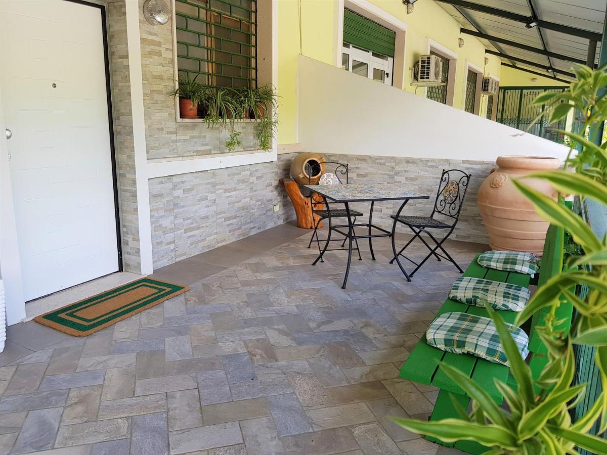Modern Apt Reventino - Le Lincelle, Lamezia 산테우페미아 라메지아 외부 사진