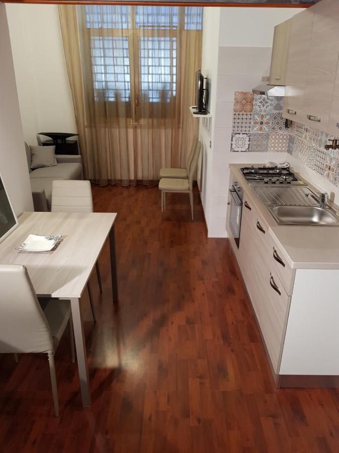Modern Apt Reventino - Le Lincelle, Lamezia 산테우페미아 라메지아 외부 사진